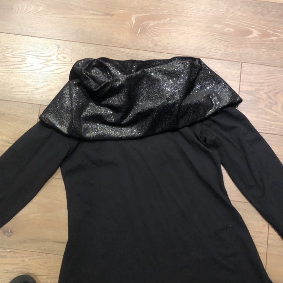 🇨🇦Black Top with Large Metallic adjustable cowl neck , size M/L - Picture 10 of 10